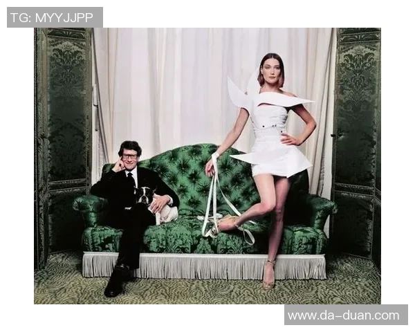 探索YSL足球的魅力与时尚交融之旅，感受运动与艺术的完美结合